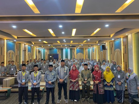 Kepala Madrasah Menjadi Narasumber pada Workshop Kurikulum Gen Z di MTsN 1 Kota Pekanbaru: Inovasi Pembelajaran untuk Generasi Digital