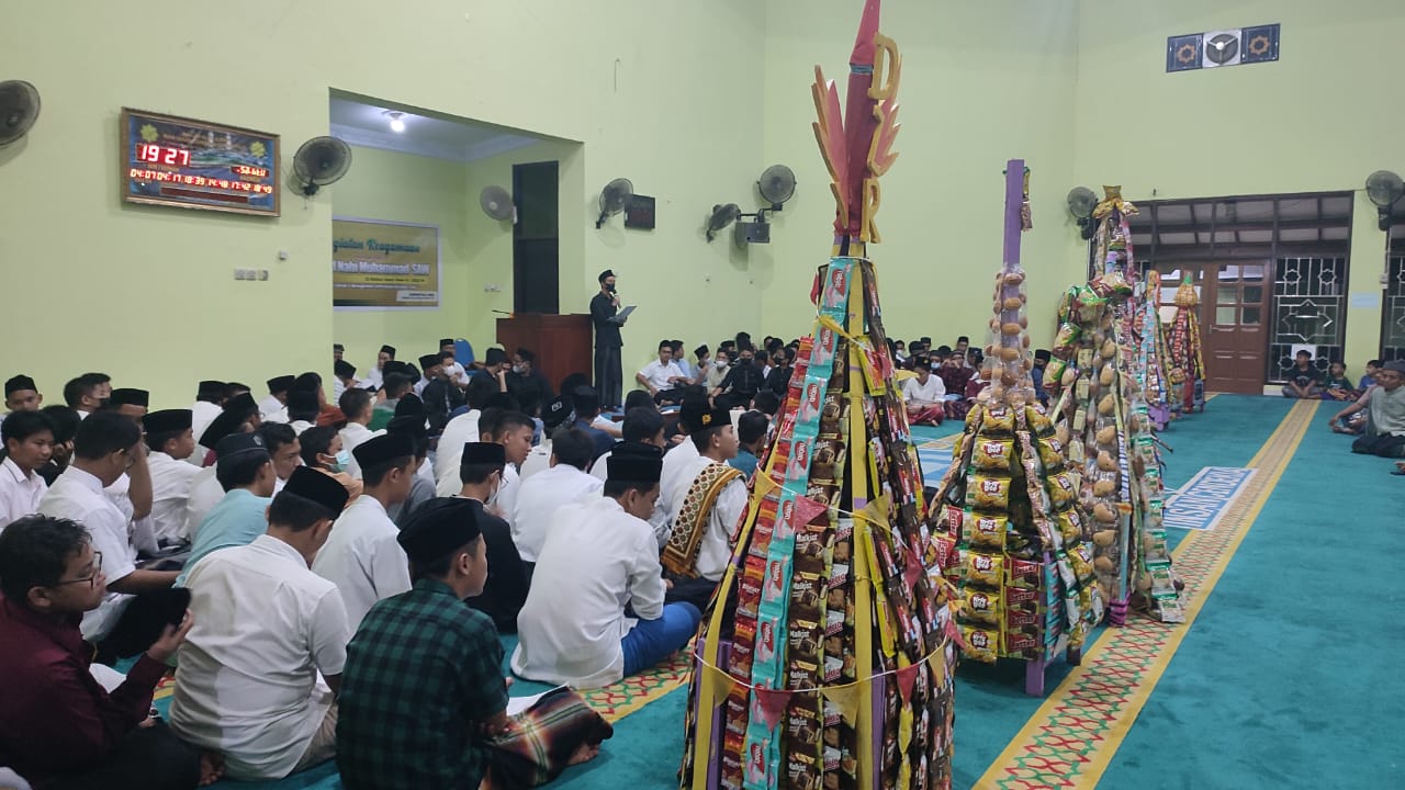 Tolangga Lopulato Pada Perayaan Maulid Nabi SAW, MAN IC Gorontalo Lestarikan Budaya Gorontalo