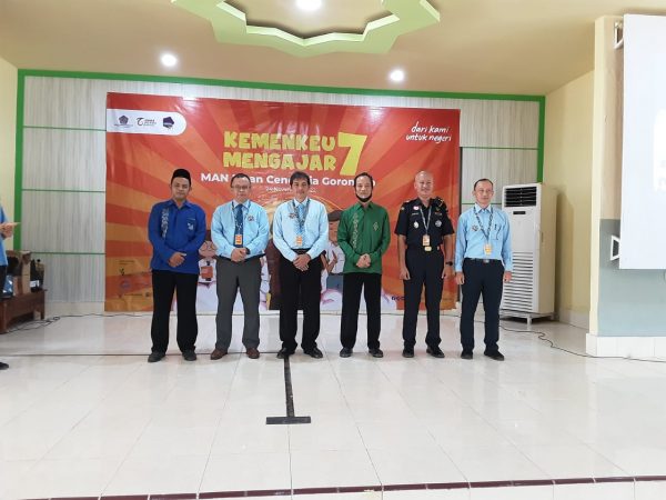 Kemenkeu Mengajar 7 Provinsi Gorontalo Sampaikan Materi APBN dan Pengenalan Profesi di MAN IC Gorontalo