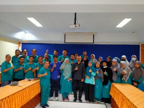 Kepala Subdirektorat KSKK Kemenag RI dan PLH Kemenag Bone Bolango Hadiri Peringatan Hari Guru Nasional di MAN IC Gorontalo.