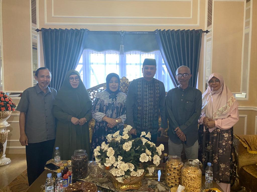 Silaturahim Lebaran Idulfitri 1444 H, Kepala MAN ICG Berkunjung di Kediaman Pejabat Kemenag di Lingkungan Provinsi Gorontalo dan Komite Madrasah