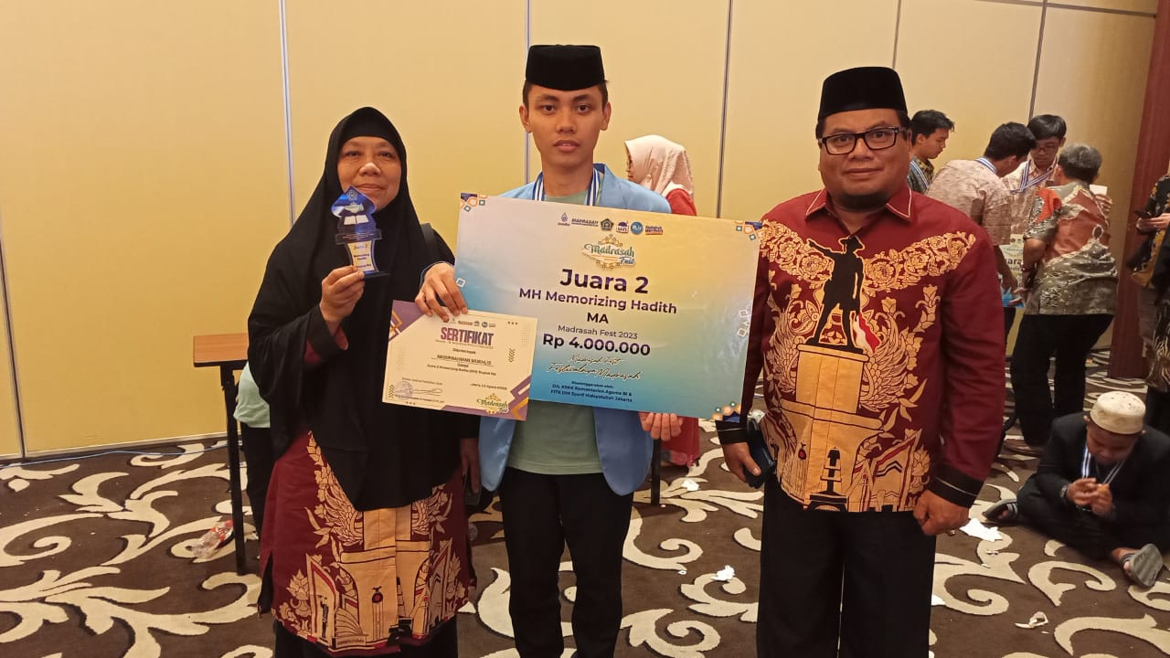 Abdurahman Muchlis Raih Juara 2 Kompetisi Madrasah Fest Kategori Memorizing Hadist 2023